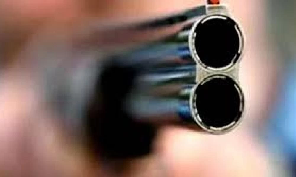 Ηράκλειο: Σκοποβολή μάθαινε την κόρη του και τραυμάτισε τον γείτονα